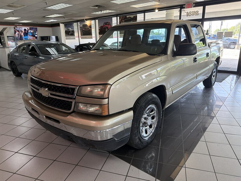 2006 Chevrolet Silverado 1500 LS2 4DR CREW CAB   - Photo 1 - Hamilton, OH 45015