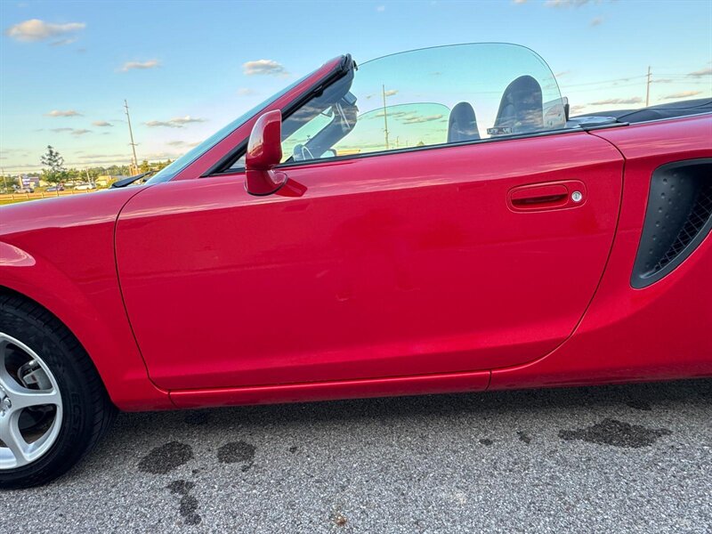 2000 Toyota MR2 Spyder - Photo 14 - Hamilton, OH 45015