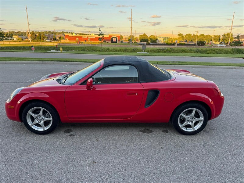 2000 Toyota MR2 Spyder - Photo 3 - Hamilton, OH 45015