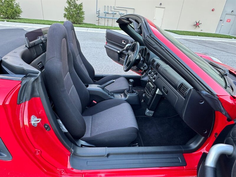 2000 Toyota MR2 Spyder - Photo 18 - Hamilton, OH 45015