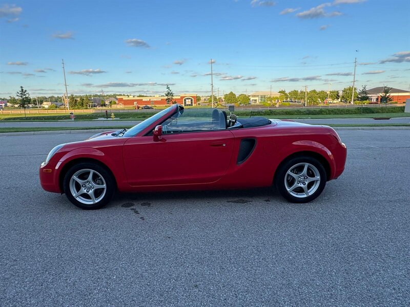 2000 Toyota MR2 Spyder - Photo 4 - Hamilton, OH 45015