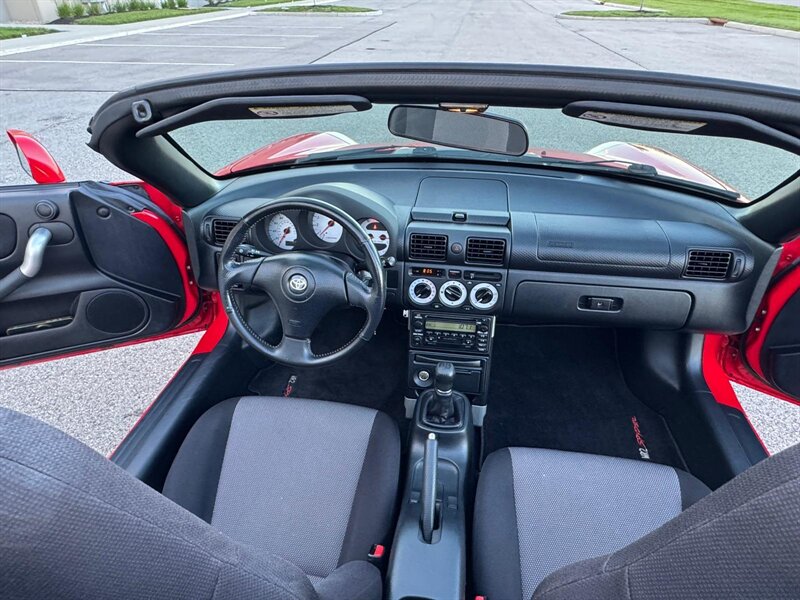 2000 Toyota MR2 Spyder - Photo 22 - Hamilton, OH 45015