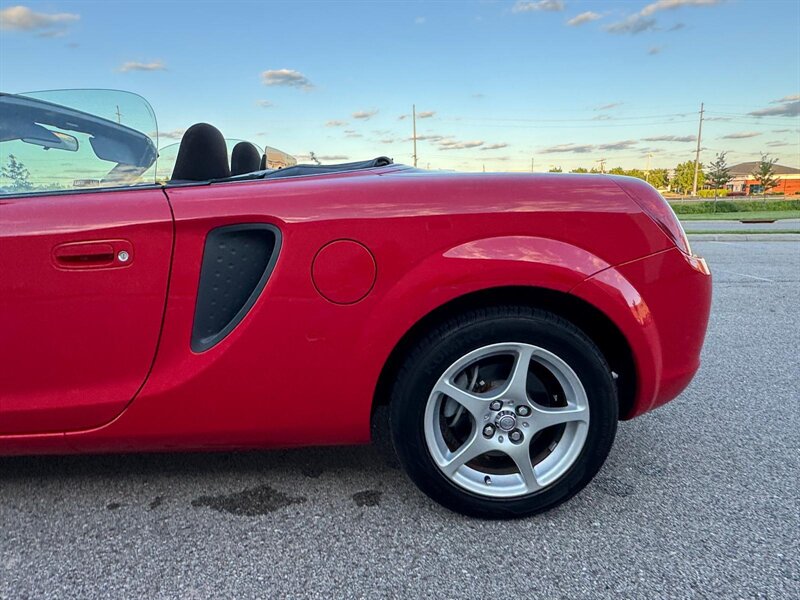 2000 Toyota MR2 Spyder - Photo 13 - Hamilton, OH 45015
