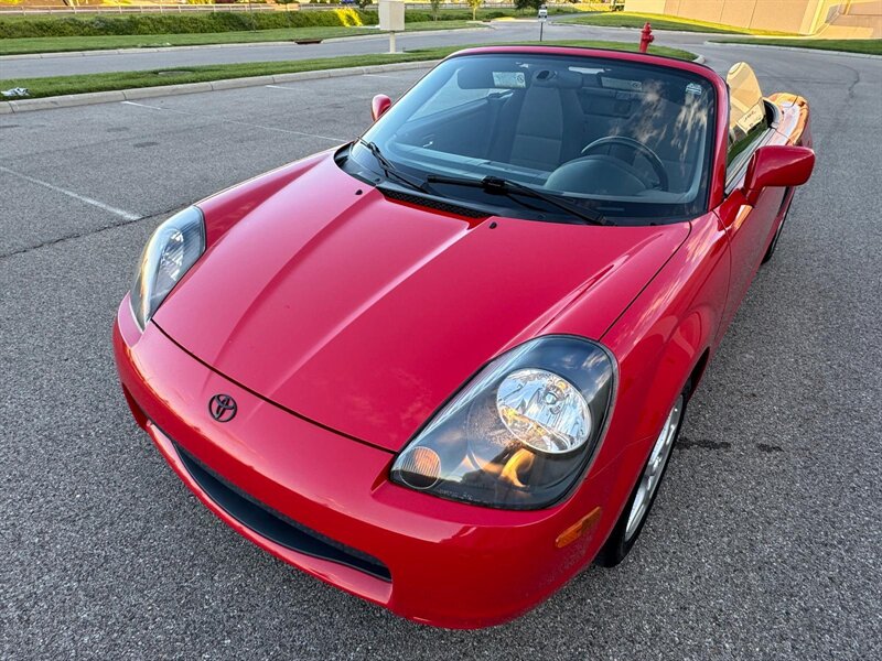 2000 Toyota MR2 Spyder - Photo 9 - Hamilton, OH 45015