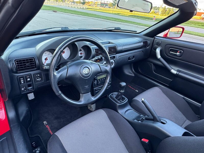 2000 Toyota MR2 Spyder - Photo 32 - Hamilton, OH 45015