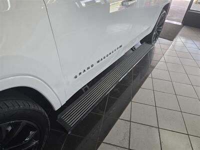 2024 Jeep Grand Wagoneer L Obsidian 4DR SUV 4X4   - Photo 44 - Hamilton, OH 45015