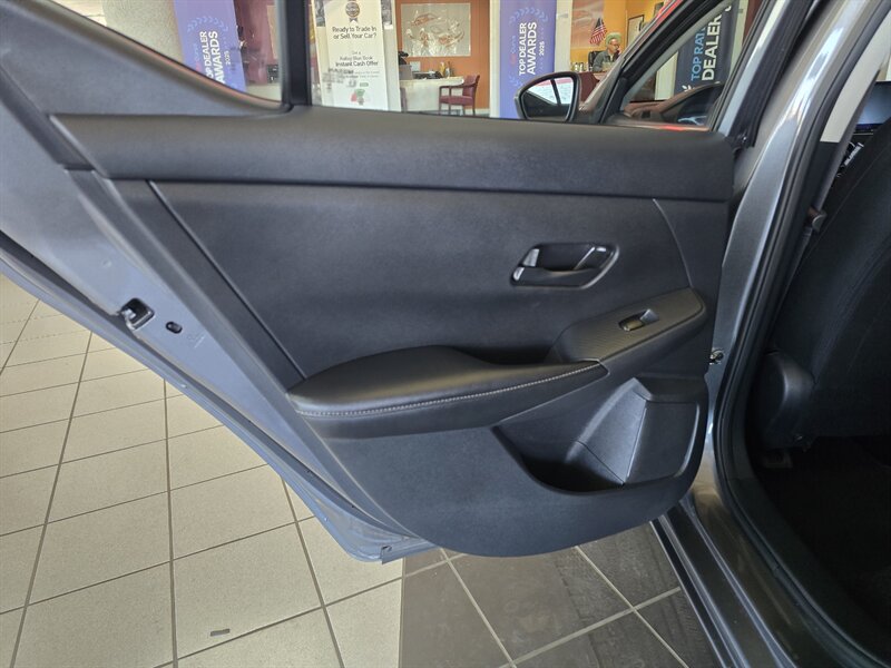 2024 Nissan Sentra SV 4DR SEDAN - Photo 10 - Hamilton, OH 45015