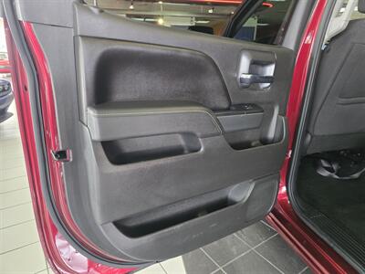 2016 Chevrolet Silverado 1500 LT-CREW CAB-4X4   - Photo 10 - Hamilton, OH 45015