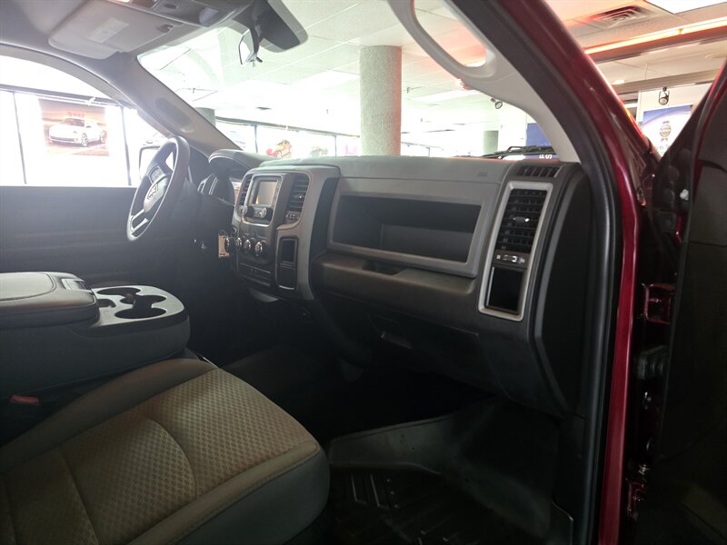 2017 RAM 1500 Express - Photo 13 - Hamilton, OH 45015