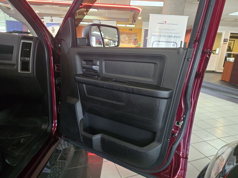 2017 RAM 1500 Express - Photo 12 - Hamilton, OH 45015