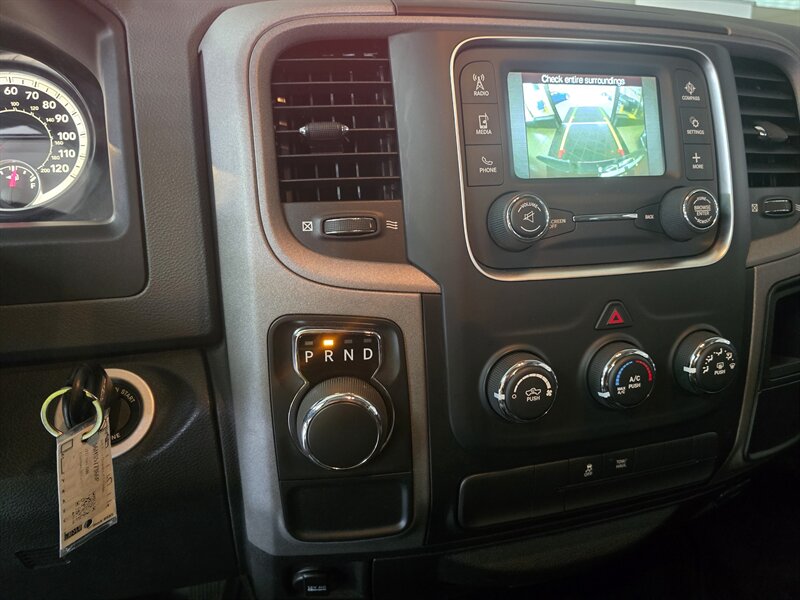 2017 RAM 1500 Express - Photo 24 - Hamilton, OH 45015