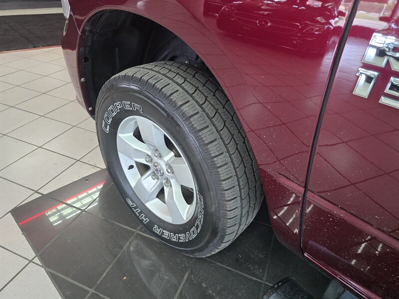 2017 RAM 1500 Express - Photo 31 - Hamilton, OH 45015