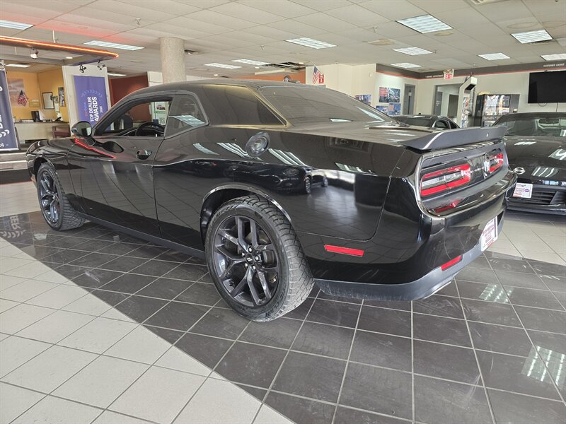 2019 Dodge Challenger SXT - Photo 6 - Hamilton, OH 45015