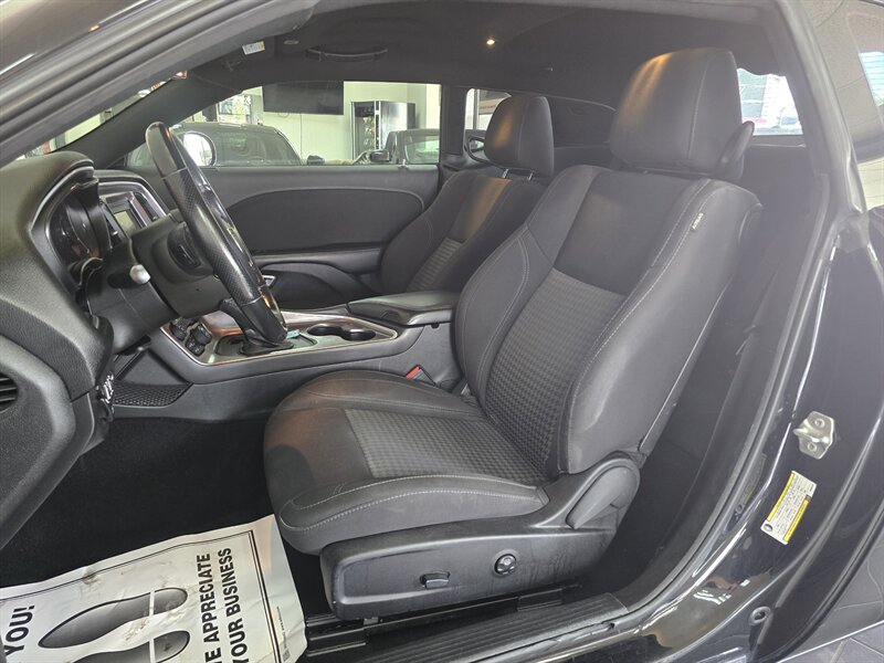 2019 Dodge Challenger SXT - Photo 9 - Hamilton, OH 45015