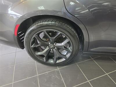 2023 Chrysler 300 Series S V6 4DR SEDAN - Photo 49 - Hamilton, OH 45015