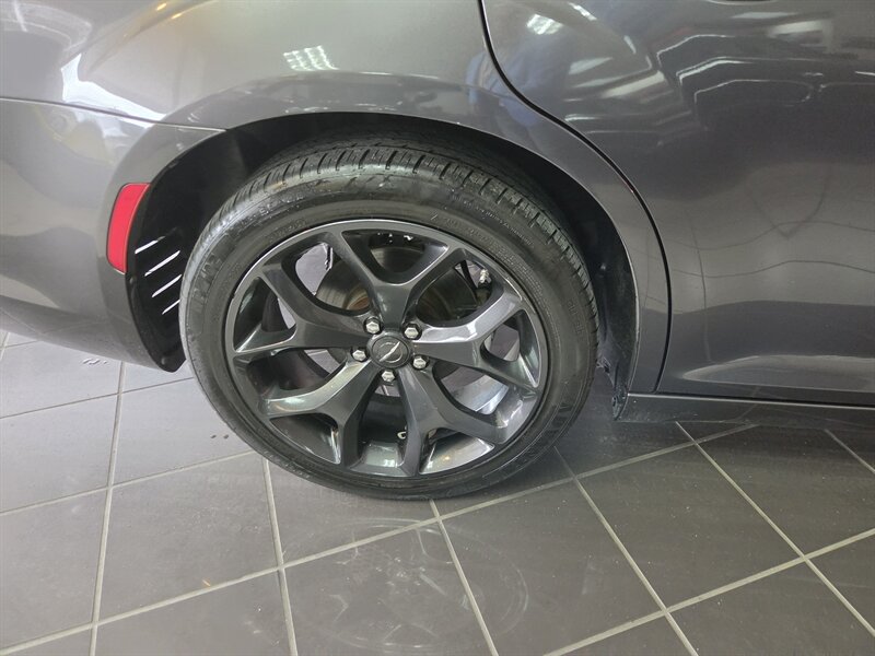 2023 Chrysler 300 Series S V6 4DR SEDAN - Photo 49 - Hamilton, OH 45015