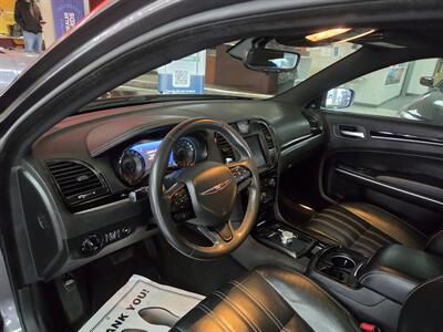 2023 Chrysler 300 Series S V6 4DR SEDAN - Photo 11 - Hamilton, OH 45015