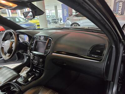 2023 Chrysler 300 Series S V6 4DR SEDAN - Photo 17 - Hamilton, OH 45015