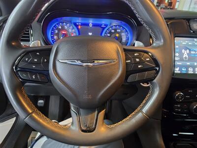 2023 Chrysler 300 Series S V6 4DR SEDAN - Photo 29 - Hamilton, OH 45015