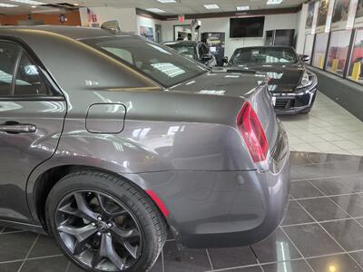 2023 Chrysler 300 Series S V6 4DR SEDAN - Photo 43 - Hamilton, OH 45015