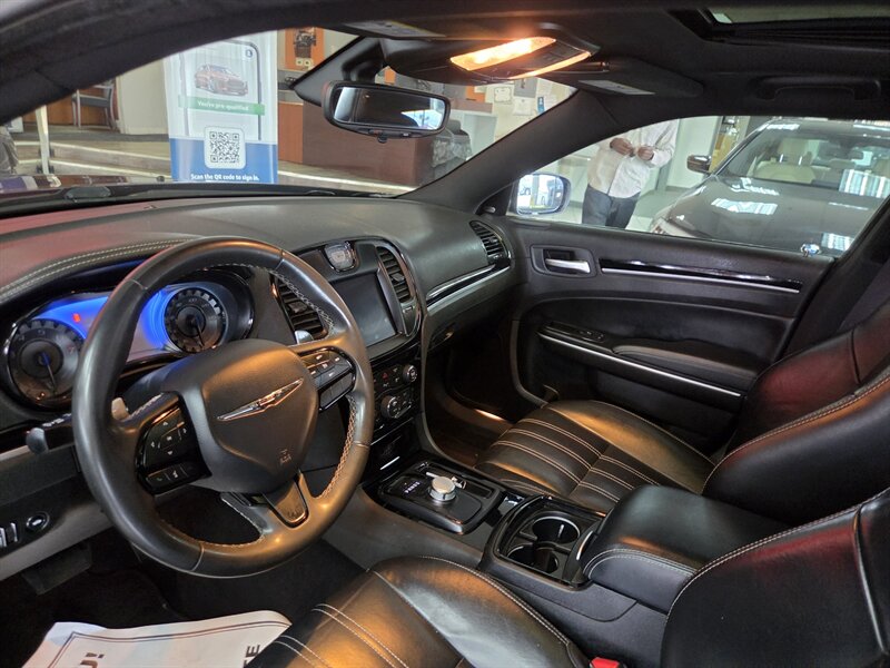 2023 Chrysler 300 Series S V6 4DR SEDAN - Photo 26 - Hamilton, OH 45015