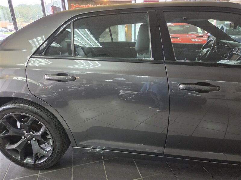 2023 Chrysler 300 Series S V6 4DR SEDAN - Photo 36 - Hamilton, OH 45015