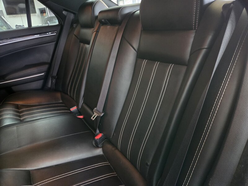 2023 Chrysler 300 Series S V6 4DR SEDAN - Photo 14 - Hamilton, OH 45015