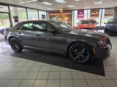 2023 Chrysler 300 Series S V6 4DR SEDAN - Photo 5 - Hamilton, OH 45015