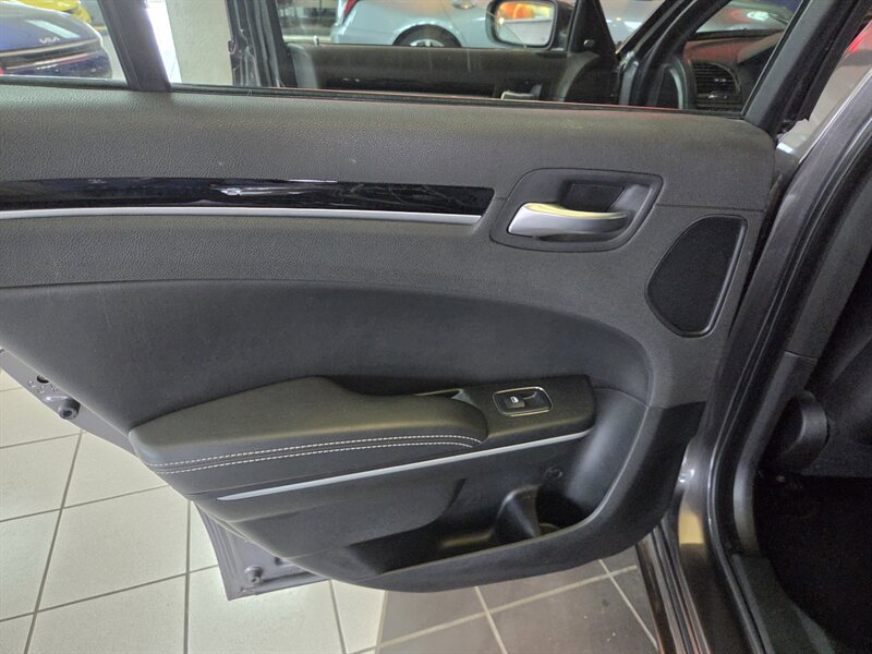 2023 Chrysler 300 Series S V6 4DR SEDAN - Photo 12 - Hamilton, OH 45015