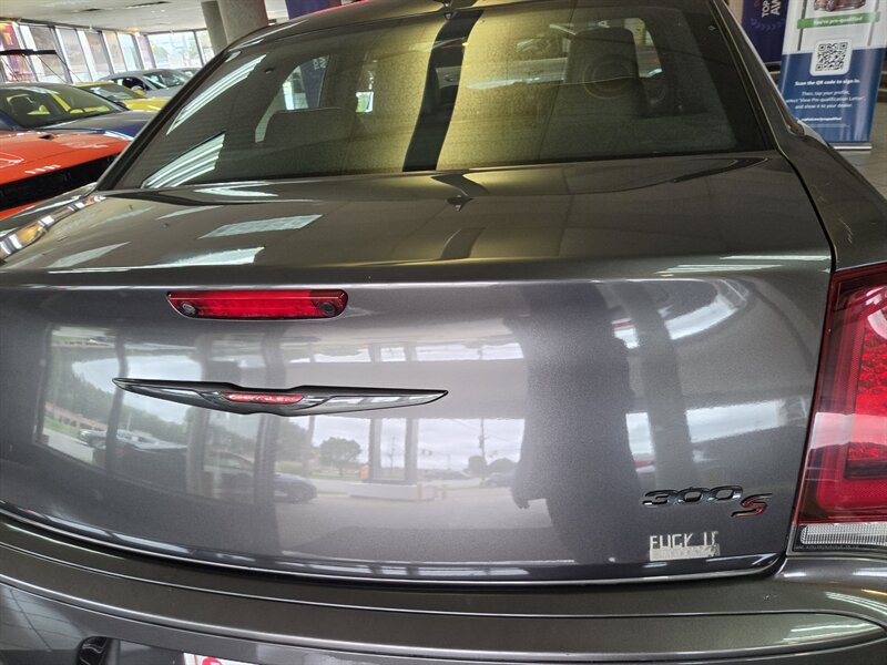 2023 Chrysler 300 Series S V6 4DR SEDAN - Photo 34 - Hamilton, OH 45015
