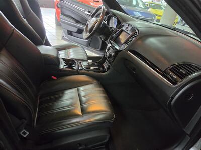 2023 Chrysler 300 Series S V6 4DR SEDAN - Photo 19 - Hamilton, OH 45015