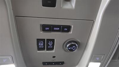 2016 Chevrolet Tahoe LTZ 4DR SUV 4X4 - Photo 21 - Hamilton, OH 45015