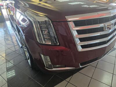 2019 Cadillac Escalade Premium Luxury 4DR SUV AWD   - Photo 17 - Hamilton, OH 45015