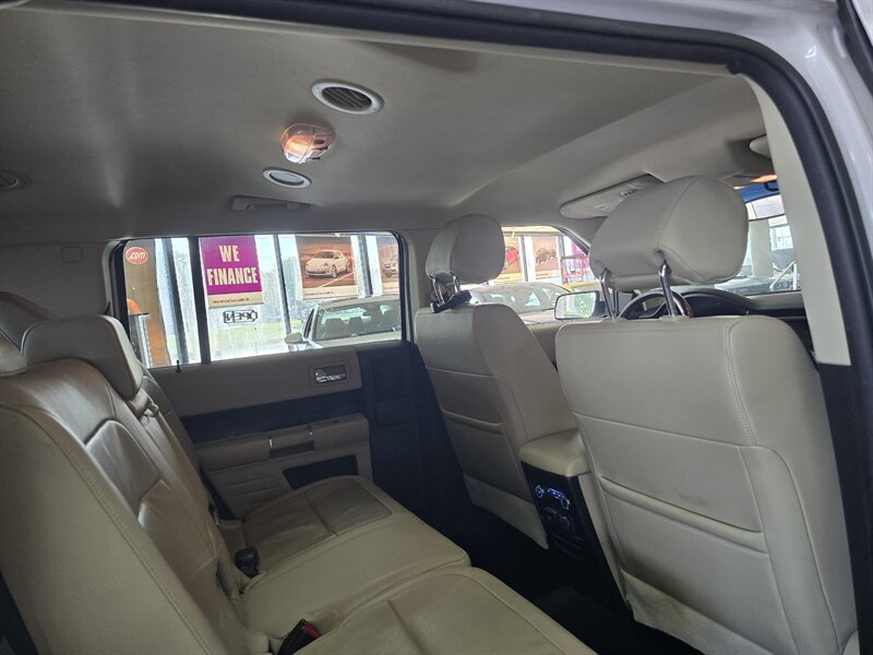 2017 Ford Flex Limited - Photo 20 - Hamilton, OH 45015