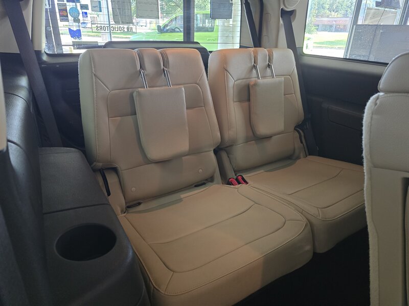 2017 Ford Flex Limited - Photo 22 - Hamilton, OH 45015