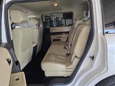2017 Ford Flex Limited - Photo 11 - Hamilton, OH 45015