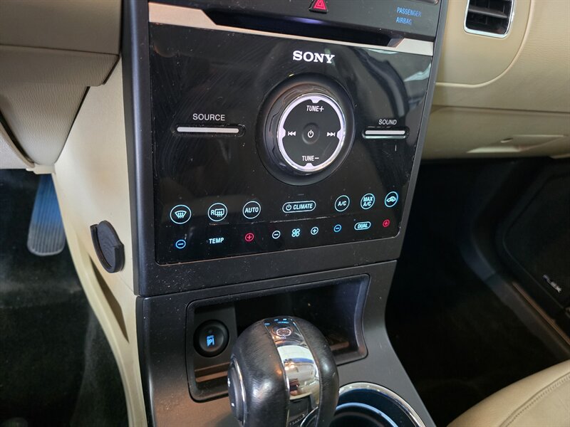 2017 Ford Flex Limited - Photo 26 - Hamilton, OH 45015