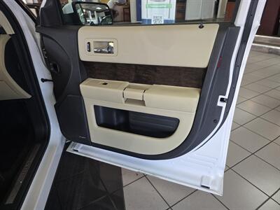 2017 Ford Flex Limited - Photo 15 - Hamilton, OH 45015