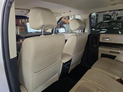 2017 Ford Flex Limited - Photo 13 - Hamilton, OH 45015