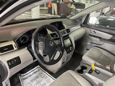 2016 Honda Odyssey SE 4DR MINI-VAN   - Photo 11 - Hamilton, OH 45015