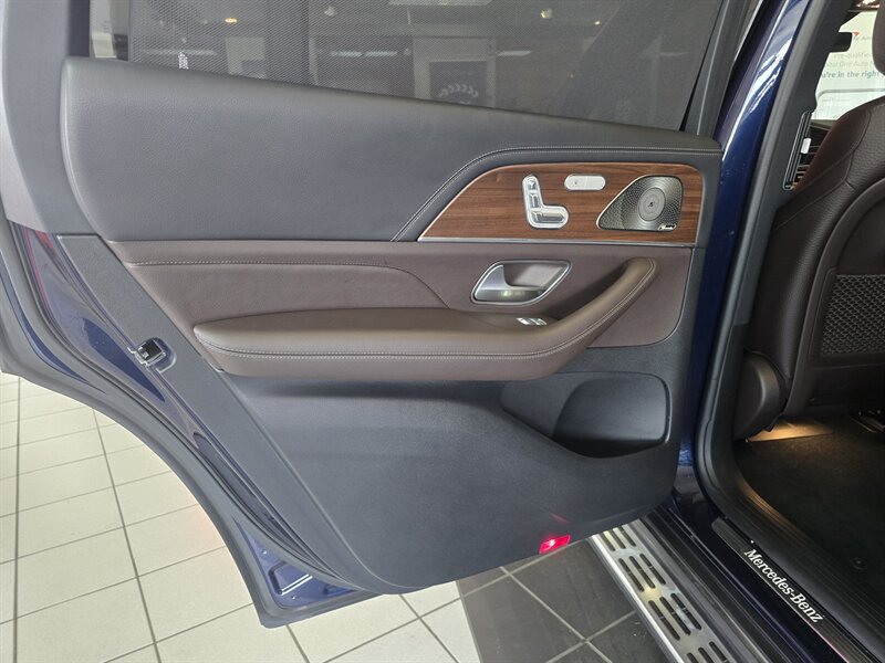 2022 Mercedes-Benz GLS 450 4-MATIC 4DRSUV AWD - Photo 10 - Hamilton, OH 45015