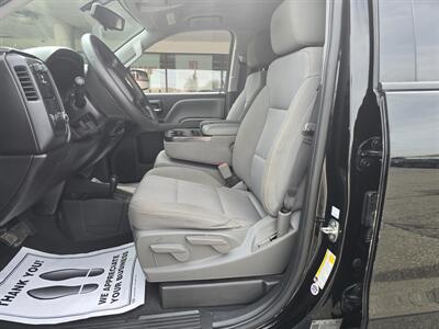 2018 Chevrolet Silverado 1500 Custom 4DR CREW CAB 4X4 V8   - Photo 9 - Hamilton, OH 45015