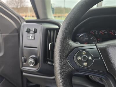 2018 Chevrolet Silverado 1500 Custom 4DR CREW CAB 4X4 V8   - Photo 22 - Hamilton, OH 45015