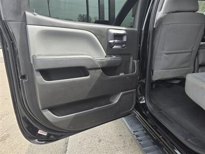 2018 Chevrolet Silverado 1500 Custom 4DR CREW CAB 4X4 V8   - Photo 10 - Hamilton, OH 45015