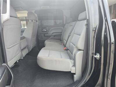 2018 Chevrolet Silverado 1500 Custom 4DR CREW CAB 4X4 V8   - Photo 11 - Hamilton, OH 45015