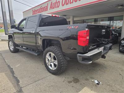 2018 Chevrolet Silverado 1500 Custom 4DR CREW CAB 4X4 V8   - Photo 6 - Hamilton, OH 45015