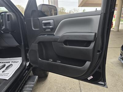 2018 Chevrolet Silverado 1500 Custom 4DR CREW CAB 4X4 V8   - Photo 12 - Hamilton, OH 45015