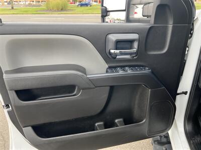 2018 Chevrolet Silverado 2500 Work Truck 4DR EXTENDED CAB   - Photo 16 - Hamilton, OH 45015