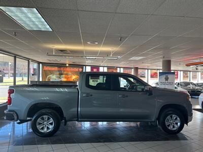 2025 Chevrolet Silverado 1500 5.3L V8 LT 4DR CREW 4X4   - Photo 5 - Hamilton, OH 45015