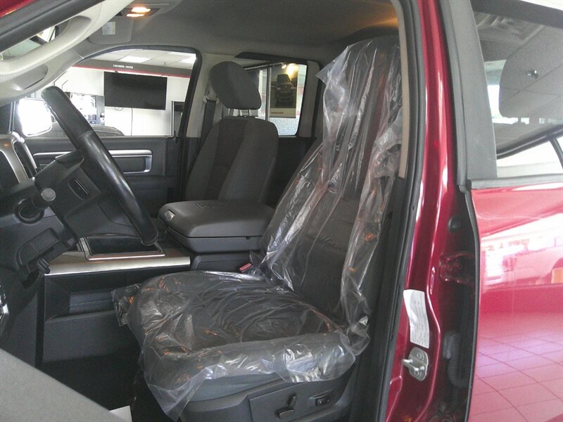 2014 RAM 1500 Big Horn/QUAD CAB/4X4 - Photo 9 - Hamilton, OH 45015